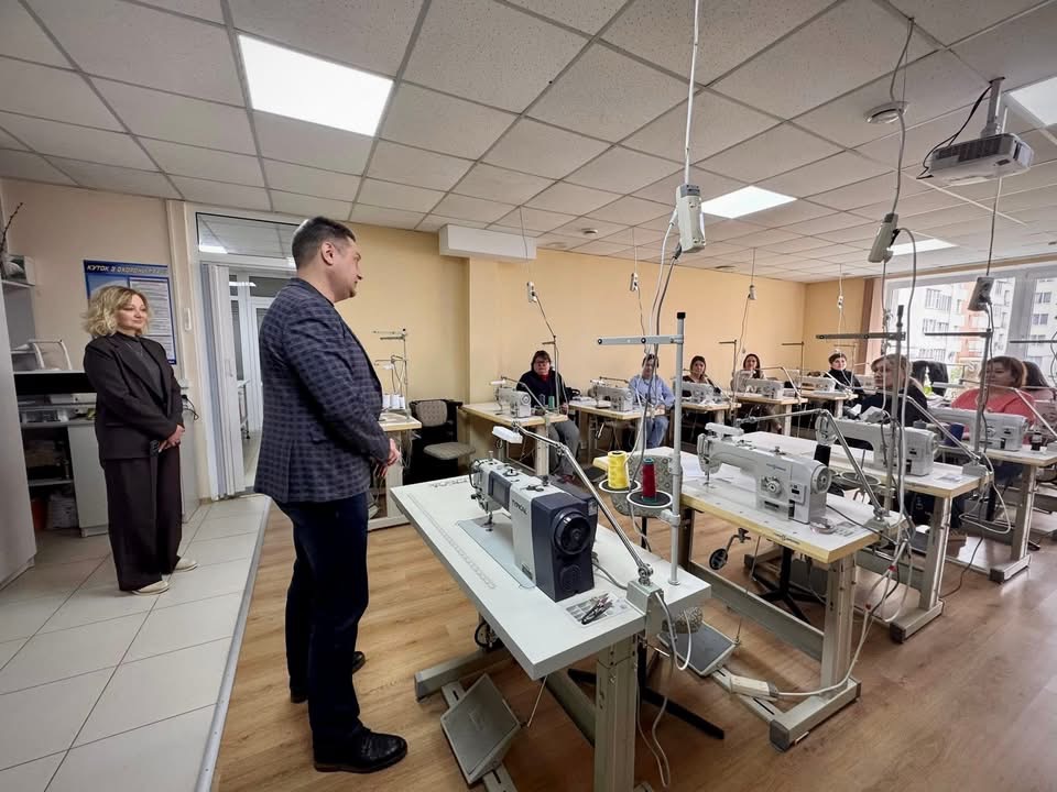 Від перших стібків до подіуму: як проєкт REMARKET допомагає здобути нову професію завдяки компоненту TVET