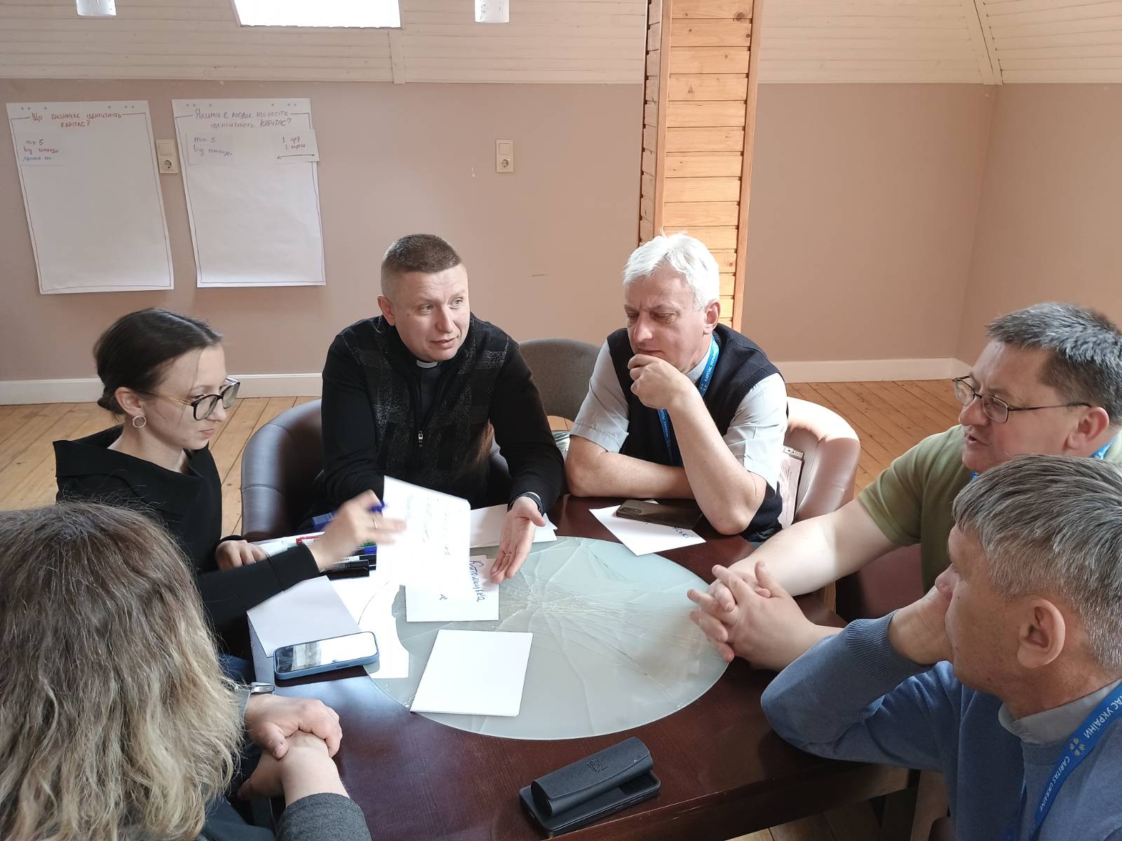 Волонтери Карітасу надають допомогу