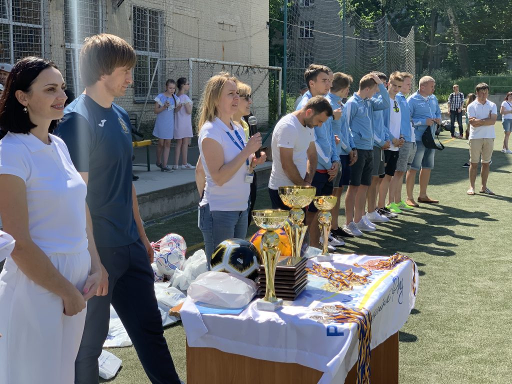 Нагороди на столі